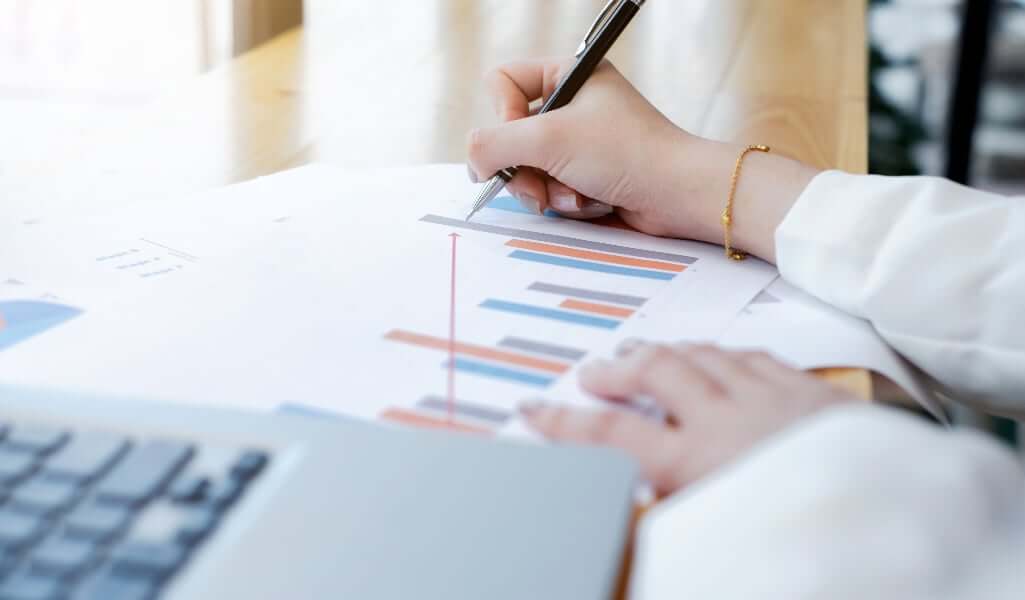 Direct vs indirect cash flow analysis