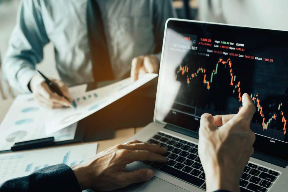 Simple Moving Average (SMA)