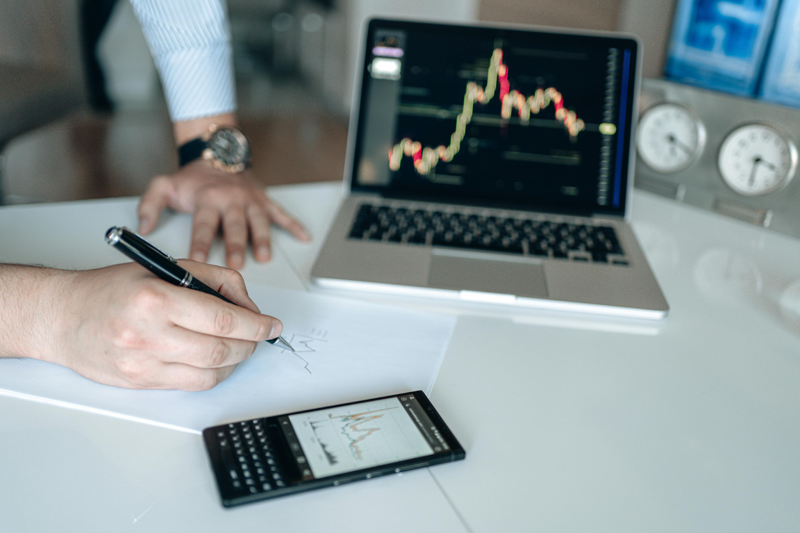 AD_4nXcx_Gy6EFb5jq6vQaz9n4tT5cfBNf5aZiIF